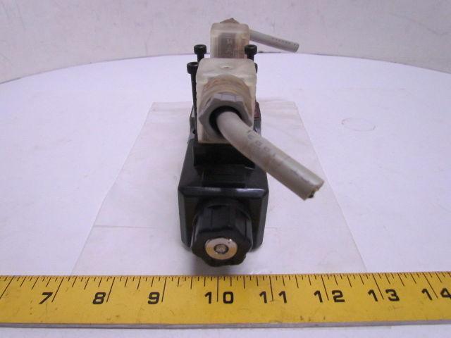 Toyooki Kogyo HD3-3W-BG1A-025A-WDA1T5 Double Solenoid Directional Valve 110V