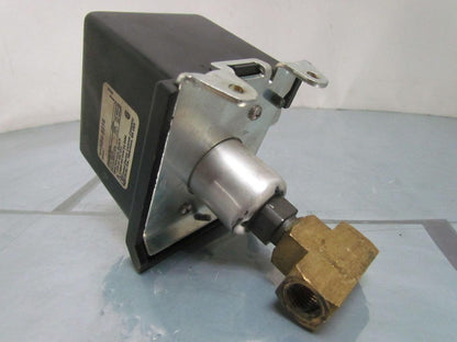 United Electric H54-9516 Pressure Switch 10-100 PSI