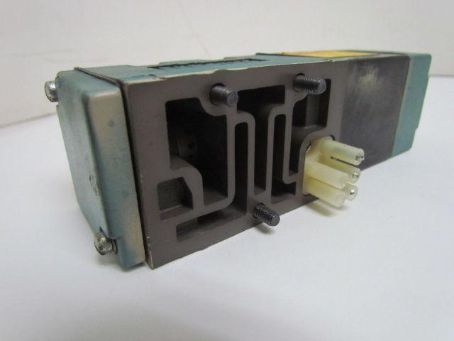 Numatics 152SA431K015W Single Solenoid Valve 120 Volts .08 Amps 150 Max PSI