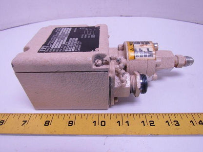 ITT 200P1S28 Adjustable Pressure Switch 500 to 3000 PSIG
