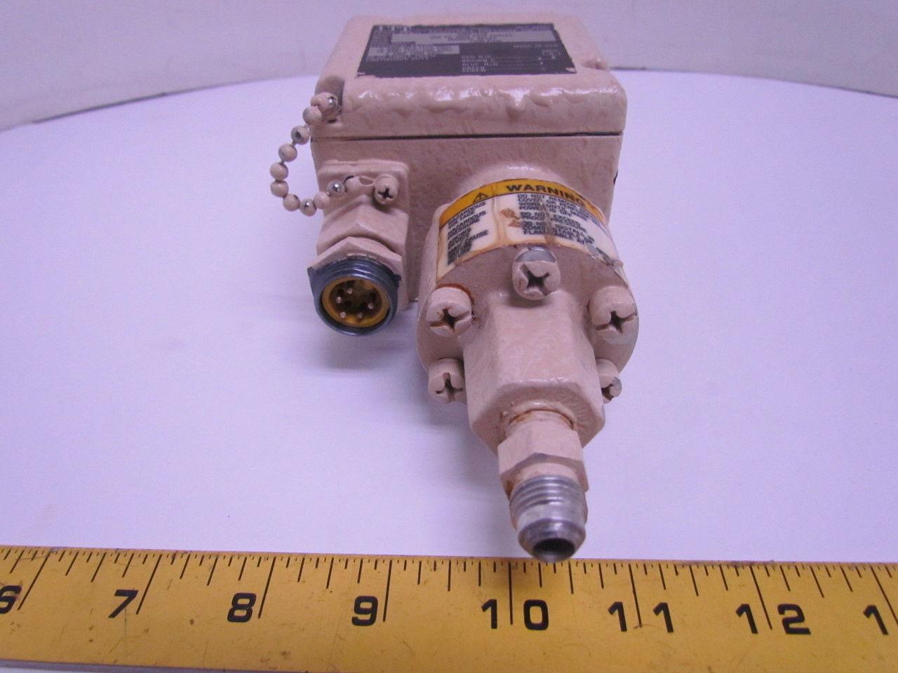 ITT 200P1S28 Adjustable Pressure Switch 500 to 3000 PSIG