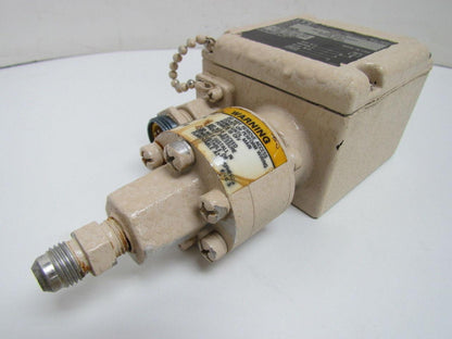 ITT 200P1S28 Adjustable Pressure Switch 500 to 3000 PSIG