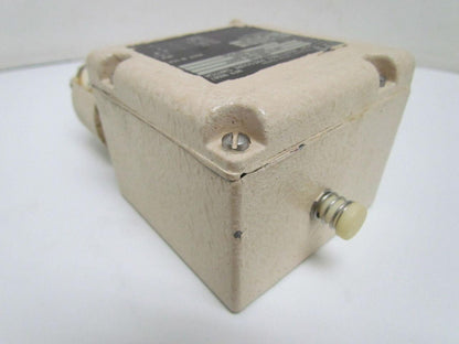 ITT 200P1S28 Adjustable Pressure Switch 500 to 3000 PSIG