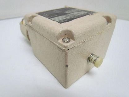 ITT 200P1S28 Adjustable Pressure Switch 500 to 3000 PSIG