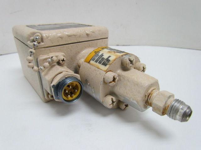 ITT 200P1S28 Adjustable Pressure Switch 500 to 3000 PSIG