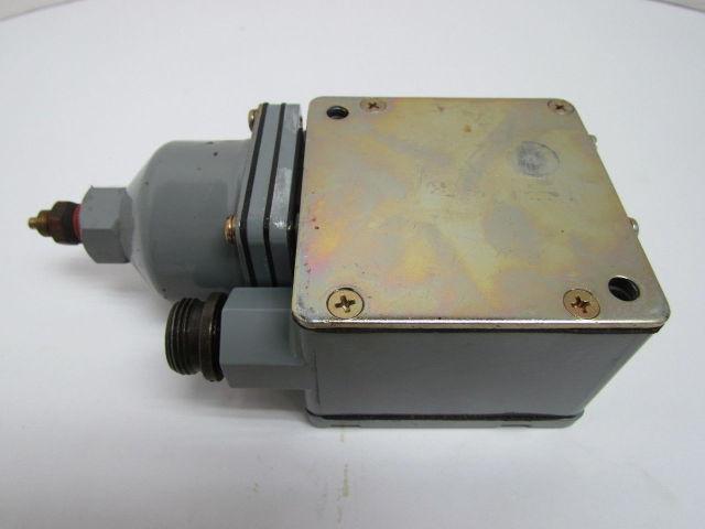 A-B Allen Bradley 836T-T251JX23X15 Pressure Control Switch Series B