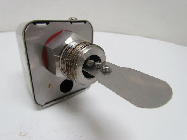 SCM Flow Switch Max Pressure 1.0 MPA Max Temp 70C Amp Rating 250VAC 15A 1" NPT
