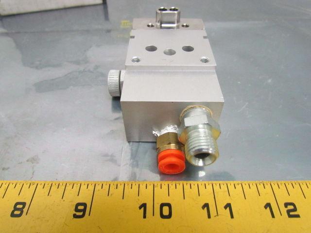 Graco 243950 243-950 Manifold with side Fluid Ports NIB