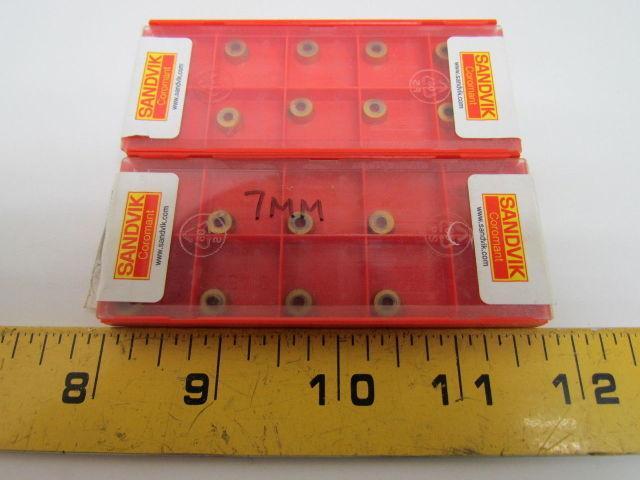 Sandvik Coromant R300-0724E-PM 1025 Carbide Insert Grade 1025 18 pcs