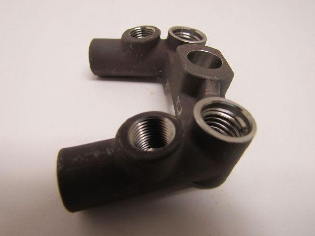 Graco 183598 183-598 Fluid Manifold 1/8" Ports NEW