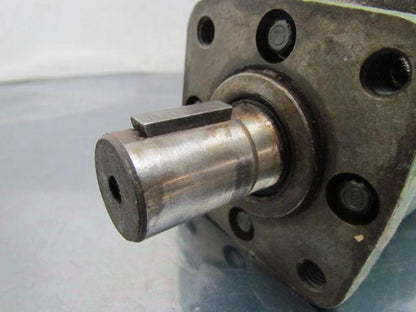 Eaton 101 1279 007 H Ser Spool Valve Hydraulic Motor 4 Bolt Flange SAE #10 Ports