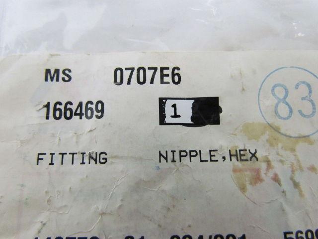 Graco 166469 166-469 Hex Nipple Fitting 3/8" NPT 3/4" Hex NEW