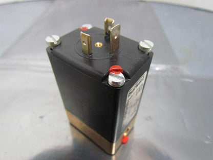 Burkert 0331 C 1/8 FKM BR 004586627 Direct Acting Solenoid Valve 12VDC 8W 145PSI