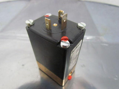 Burkert 0331 C 1/8 FKM BR 004586627 Direct Acting Solenoid Valve 12VDC 8W 145PSI