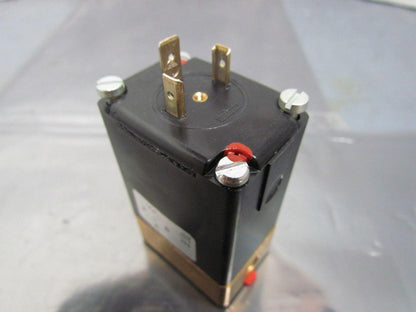 Burkert 0331 C 1/8 FKM BR 004586627 Direct Acting Solenoid Valve 12VDC 8W 145PSI