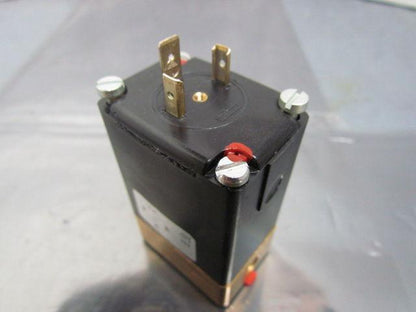 Burkert 0331 C 1/8 FKM BR 004586627 Direct Acting Solenoid Valve 12VDC 8W 145PSI