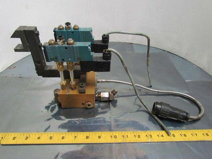 ITW Dynatec 7024 Twin Adhesive Glue Head Assembly 3-1/2" Spacing Heater 2 Valves