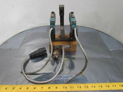 ITW Dynatec 7024 Twin Adhesive Glue Head Assembly 3-1/2" Spacing Heater 2 Valves