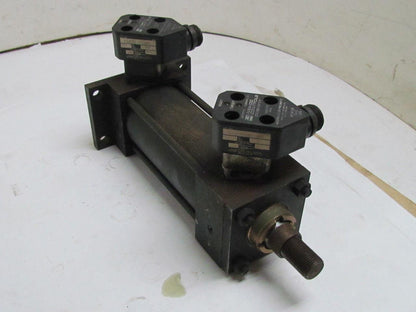 Parker CH2AS34C Pneumatic Air Cylinder 2-1/2" Bore 4" Stroke Series 2A