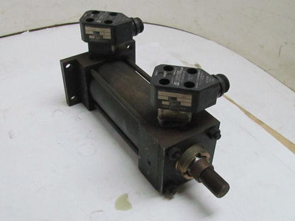 Parker CH2AS34C Pneumatic Air Cylinder 2-1/2" Bore 4" Stroke Series 2A