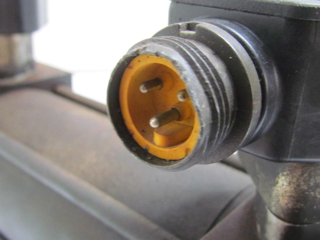 Parker CH2AS34C Pneumatic Air Cylinder 2-1/2" Bore 4" Stroke Series 2A