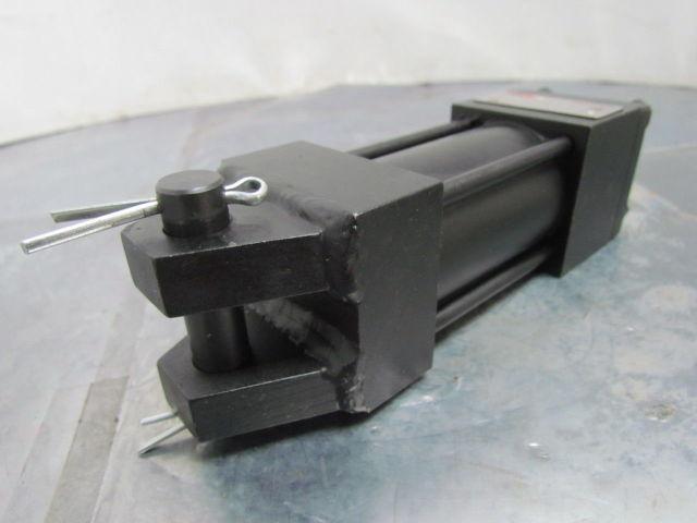 Hydro-Line LR5C Pneumatic Air Cylinder 1-1/2" Bore 1-1/2" Stroke Clevis Mount