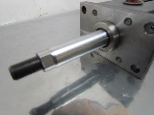 Hydro-Line Pneumatic Air Cylinder 1-1/2" Bore 2" Stroke Double Rod R5 Series