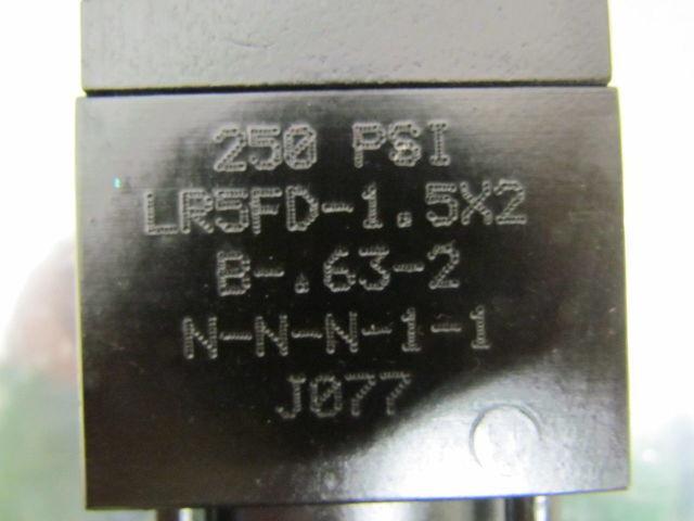 Hydro-Line Pneumatic Air Cylinder 1-1/2" Bore 2" Stroke Double Rod R5 Series