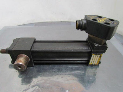 Parker D2AUS14 Pneumatic Air Cylinder 1-1/2" Bore 4" Stroke Trunnion w/sensor