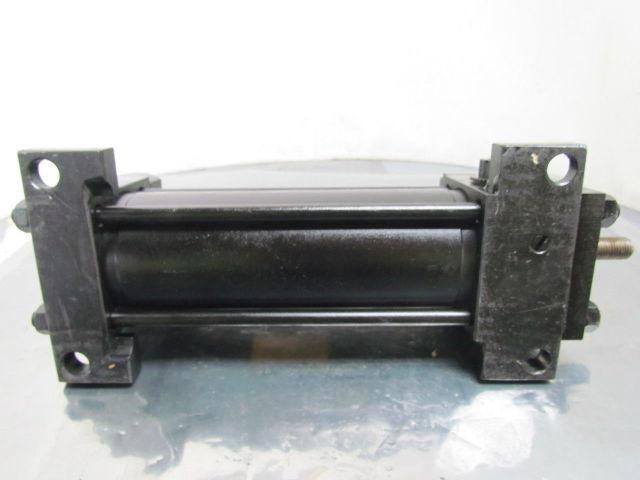 Parker 02.00 CC2ANUS14AC 5.000 Pneumatic Air Cylinder 2" Bore 5"Stroke w/sensors