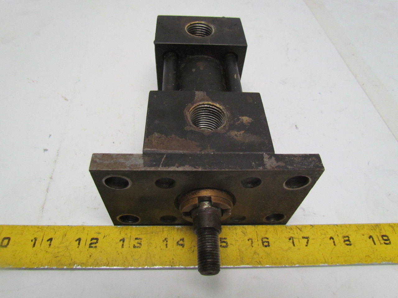Parker J2HU14 Hydraulic Cylinder 1-1/2" Bore X 1/2" Stroke