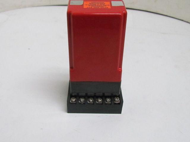 Red Lion Controls PRA1-1031 Pulse Rate Converter 115 VAC 12-Pin w/Base
