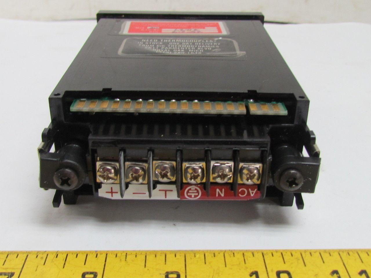 Newport Quanta Q2020-JDC1 Digital Temperature Panel Meter 10 VDC 5 Watt