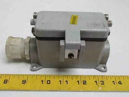 16-Pin Female Connector Plug Housing 16A 600V Single Lever w/Cover Surface Mount
