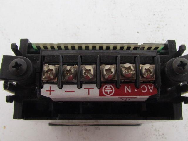 Newport Quanta Q2020-JDC1 4-Digit LED Digital Temperatur Panel Meter 10 VDC 5 W