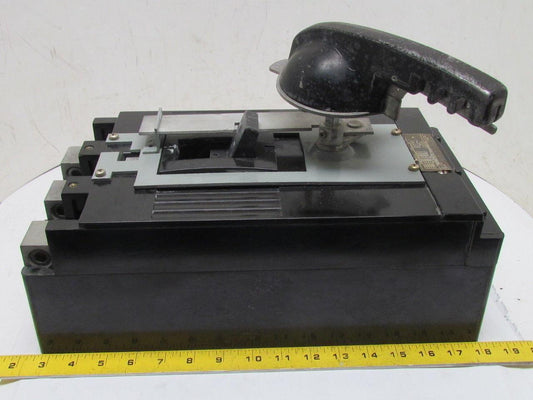 GE TKM826F000 2-Pole 800 Amp Circuit Breaker 250VDC 600VAC Bolt-On Panel Mount