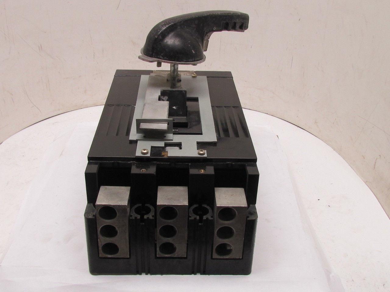 GE TKM826F000 2-Pole 800 Amp Circuit Breaker 250VDC 600VAC Bolt-On Panel Mount