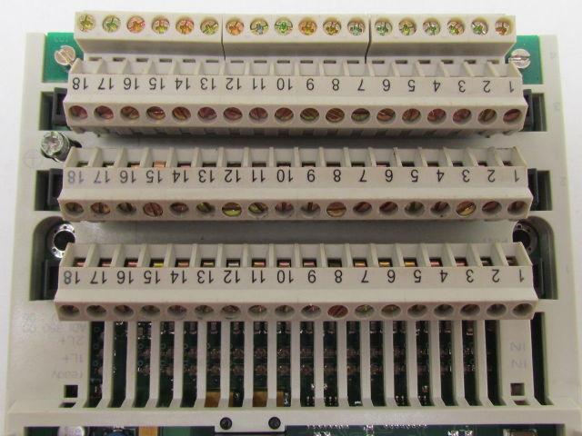 Schneider 170AD135000 TSX Momentum Base I/O Base 24VDC-32PT Out