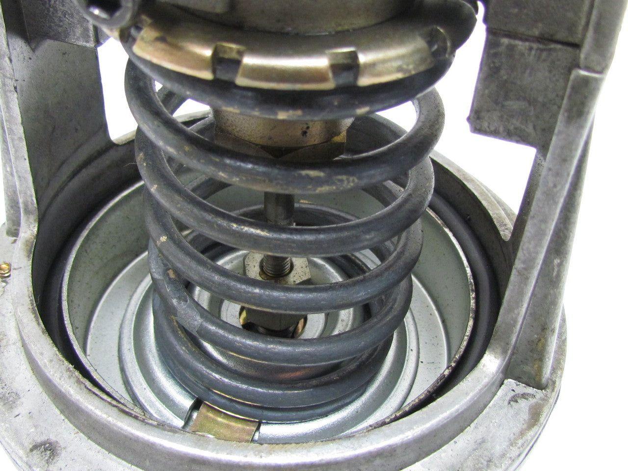 MP953C 1018 Direct Action 5" Pneumatic Actuator 1/2" 3-Way Globe Mixing Valve