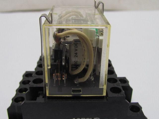 Omron LY4N 24VDC 14 Pin Relay w/Safty Clips On No 1078HP Base Lots of 4