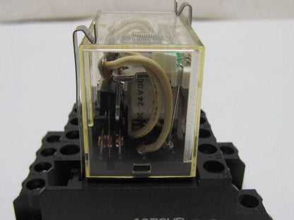 Omron LY4N 24VDC 14 Pin Relay w/Safty Clips On No 1078HP Base Lots of 4