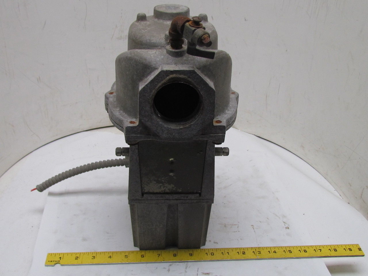 Honeywell V4062A 1123 V5055B Hi-Lo-Off Fluid Power 2"NPT Gas Valve Actuator