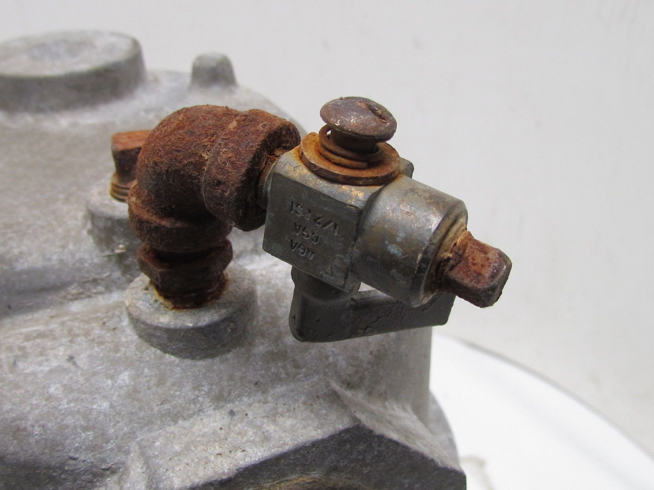 Honeywell V4062A 1123 V5055B Hi-Lo-Off Fluid Power 2"NPT Gas Valve Actuator