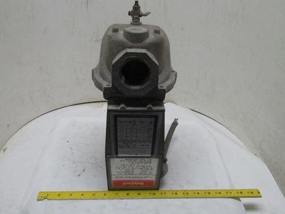 Honeywell V4O55D 1043 V50555B On-Off Fluid Power 2"NPT Gas Valve Actuator