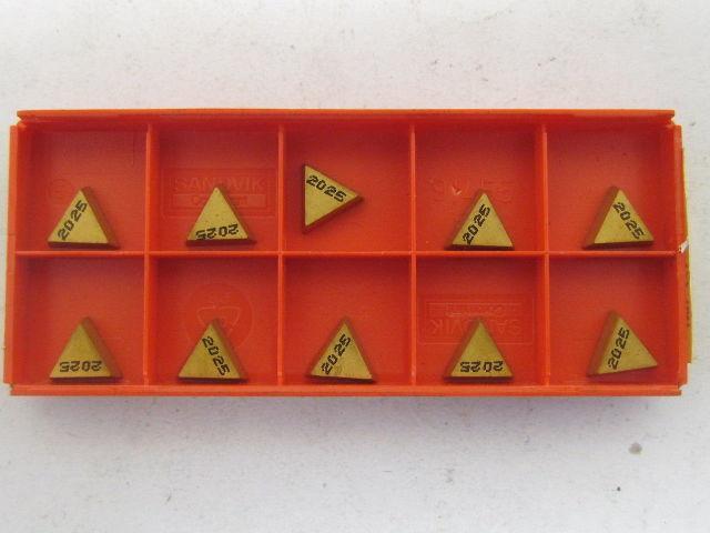 Sandvik TPUN 110304 2025 TPU 221 11 03 04 Carbide Insert Grade 2025 Box of 10pcs