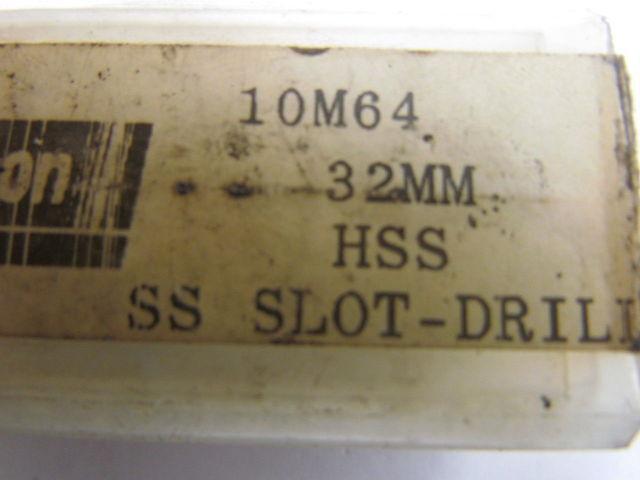 Clarkson 32mm SS Slot Drill 2-Flute M25x1.25 Screw Shank HSS 4" OAL 178mm Lead