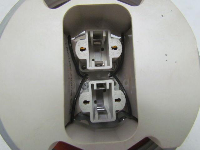 Crouse-Hinds VAPORGUARD VHF122 120V .40A 9W Fluorscent Fixture