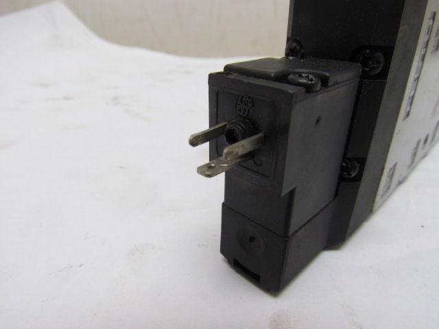 Festo CPE24-M1H-5L-3/8 Compact Solenoid Valve 24VDC 3/8" NPT