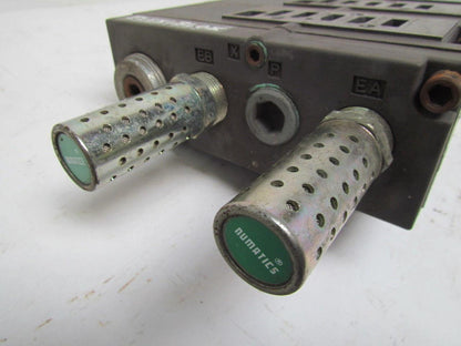 Numatics FlexiBlok 3-Block Manifold Assy 1/4" NPT Side/Bottom Ports w/End Caps