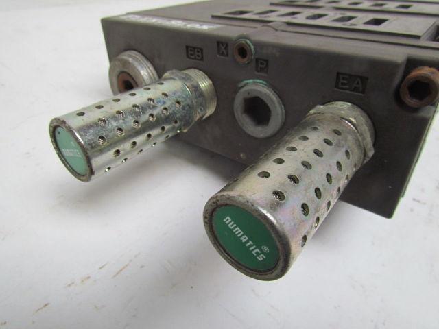 Numatics FlexiBlok 3-Block Manifold Assy 1/4" NPT Side/Bottom Ports w/End Caps